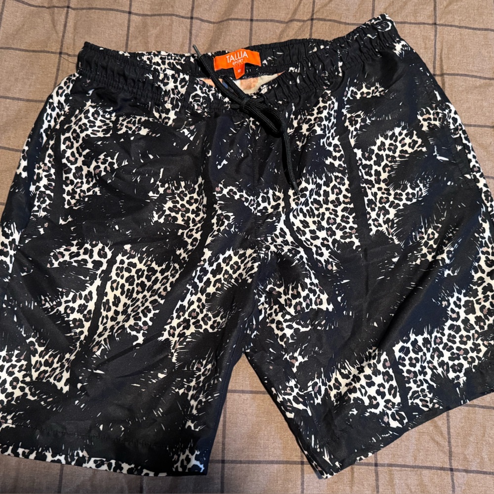 Tallia Sport Men’s Shorts Elastic Waist Drawstring Animal Print Size M
